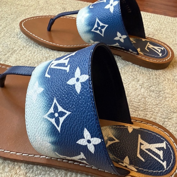 Louis Vuitton Sandals - Picture 2 of 4
